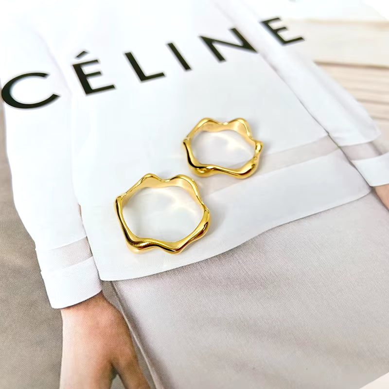 High Quality Waterproof Stainless Steel Wave Signet Rings for Ladies Tarnish Free Jewelry Dainty Thin Bold Rings Gift